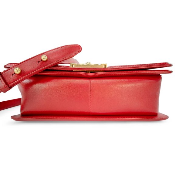 Chanel Boy Bag Red With Gold Hardware - Picture 4 of 10